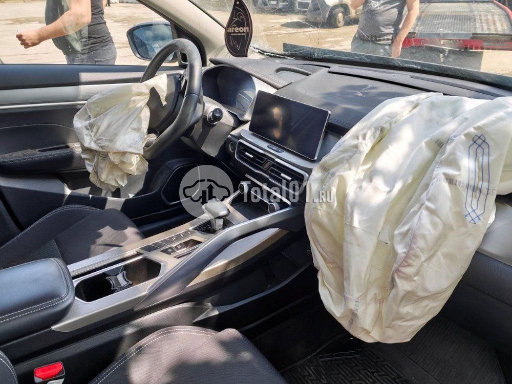 Фото Geely Coolray 52