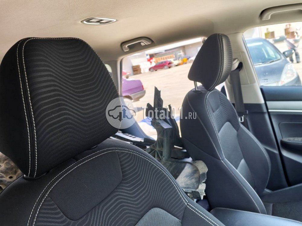 Фото Geely Coolray 54