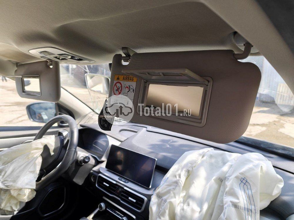 Фото Geely Coolray 58