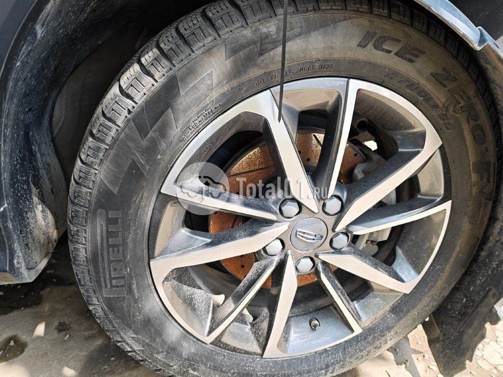 Фото Geely Coolray 72