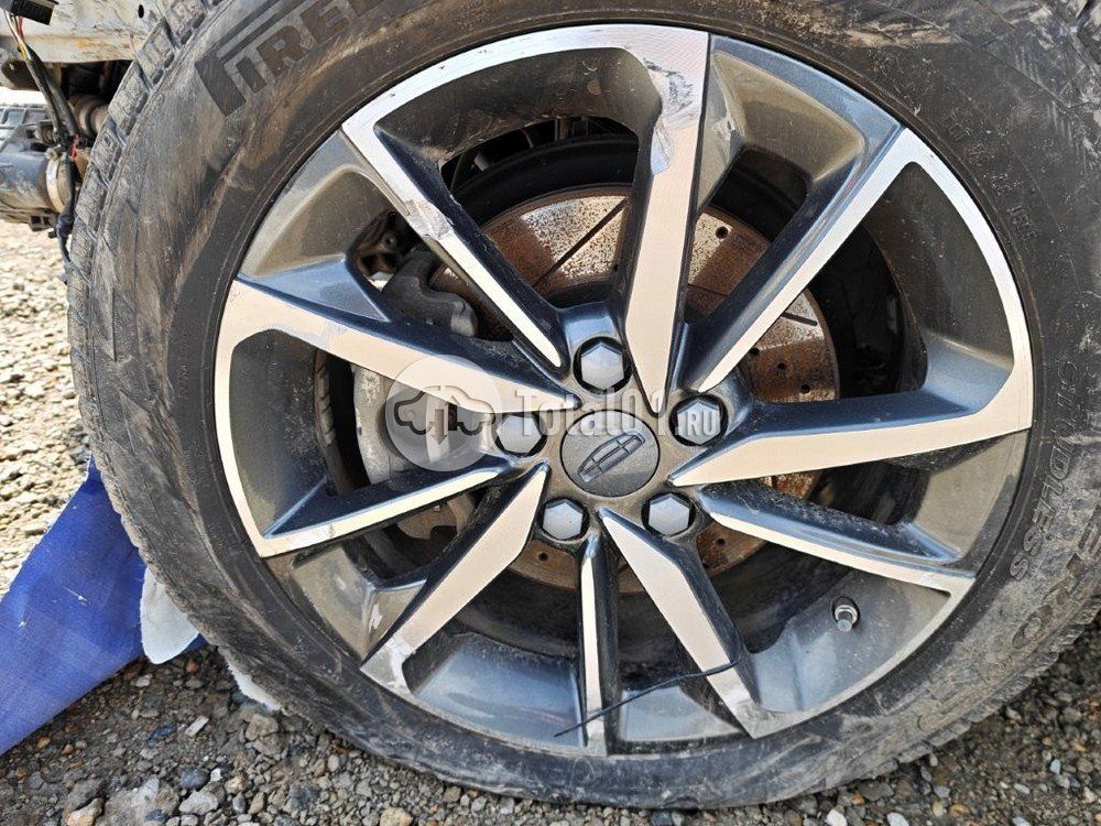 Фото Geely Coolray 78