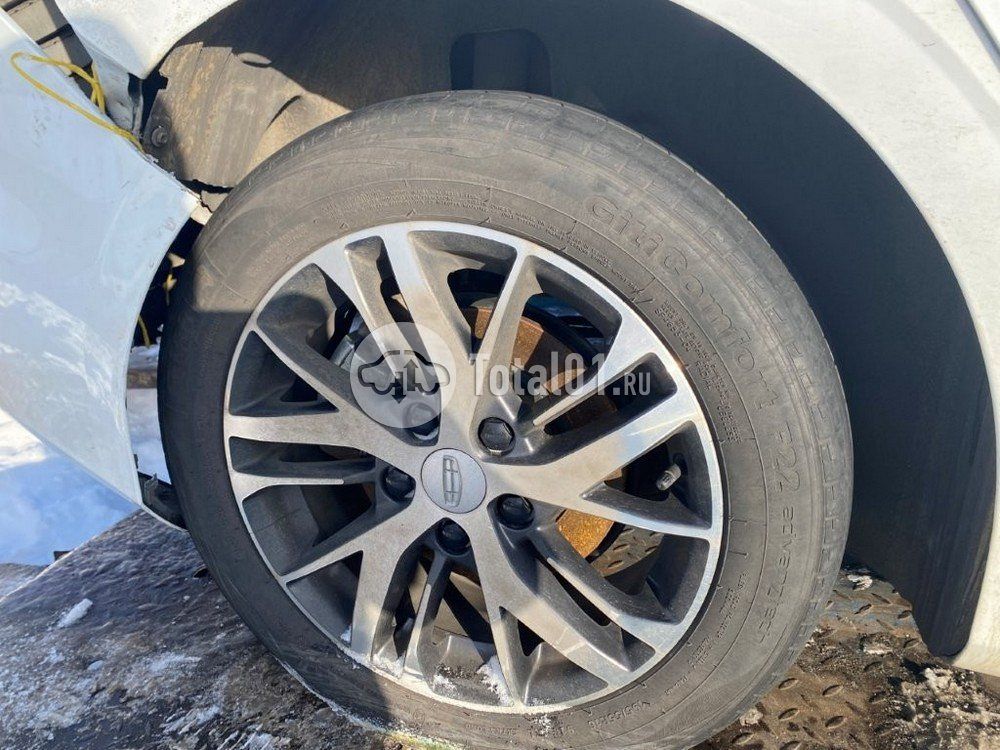 Фото Geely Emgrand 38