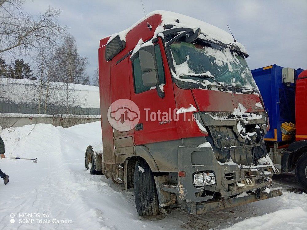 Фото Mercedes-Benz Actros 8