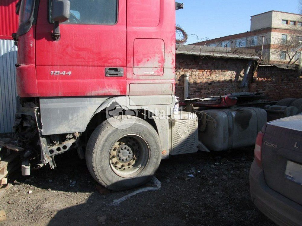 Фото Mercedes-Benz Actros 24