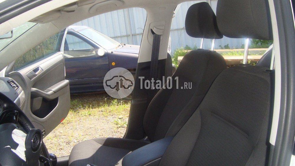 Фото Volkswagen Jetta 34