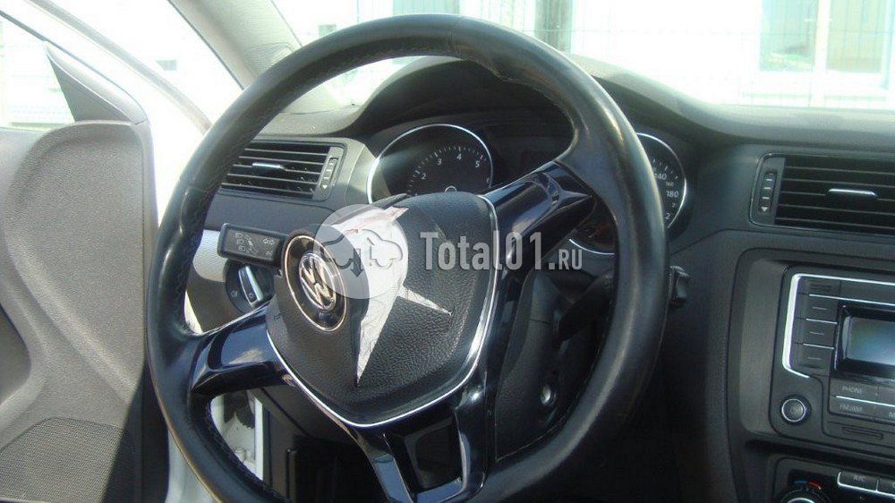Фото Volkswagen Jetta 40