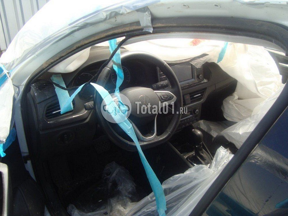 Фото Volkswagen Polo 28