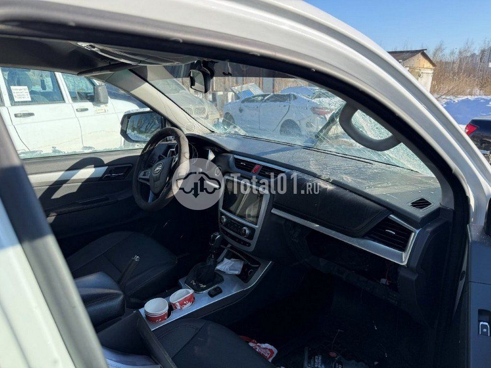 Фото JAC T8 42