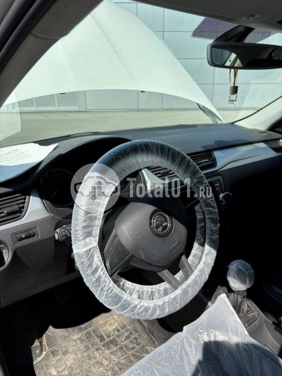 Фото Skoda Rapid 12