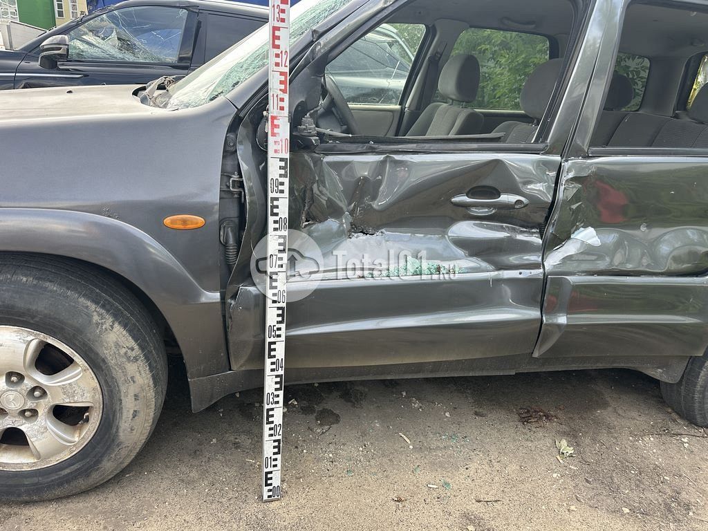 Фото Mazda Tribute 12
