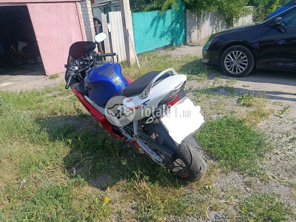 Фото Honda CBR600F 8