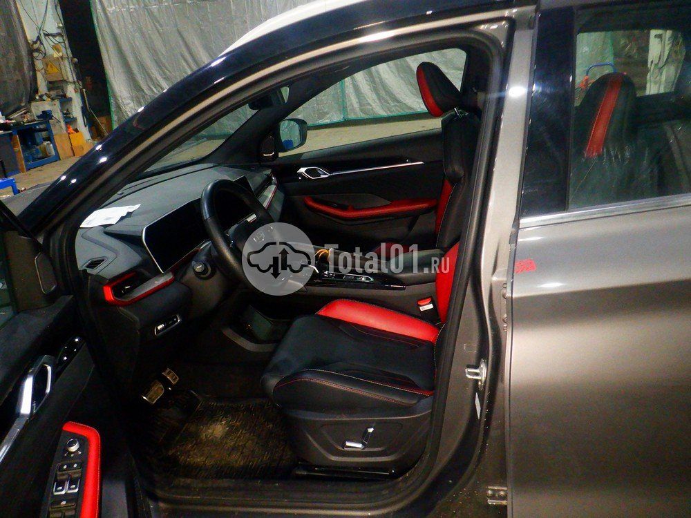 Фото Geely Coolray 24