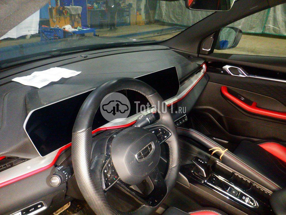 Фото Geely Coolray 30