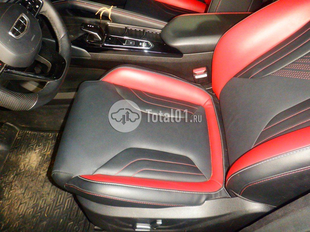 Фото Geely Coolray 32