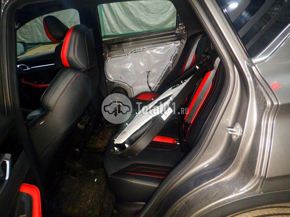 Фото Geely Coolray 46