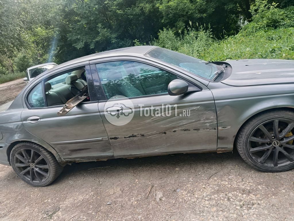 Фото Jaguar X-type 10