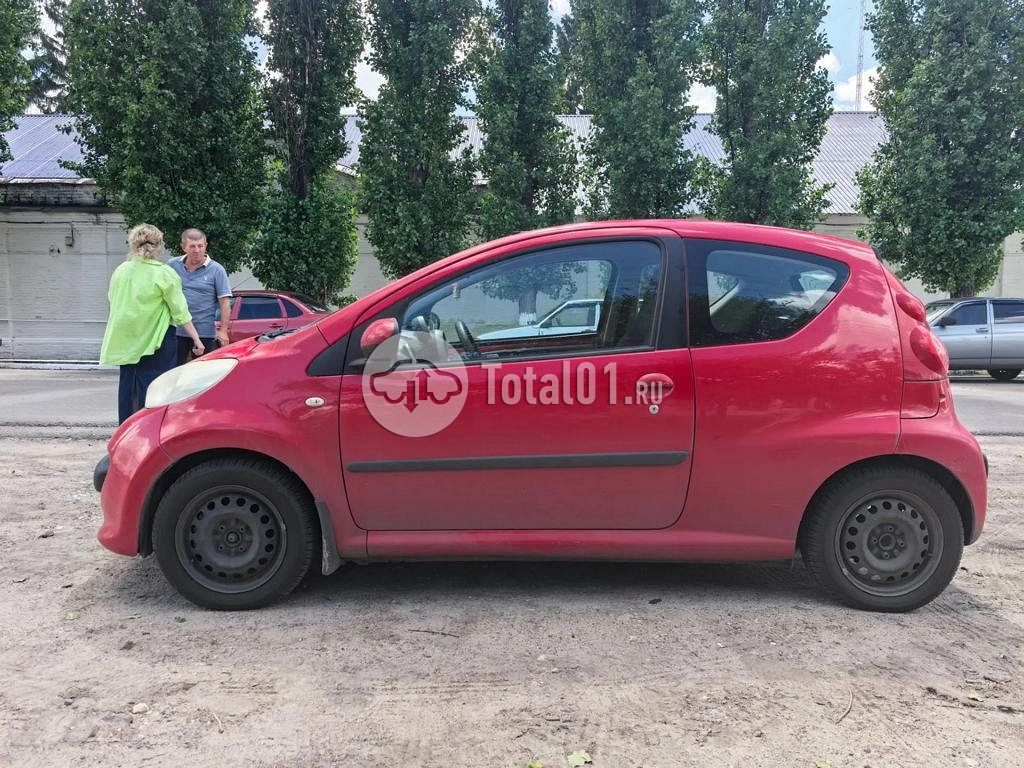 Фото Peugeot 107 18