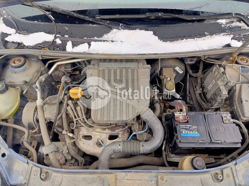 Фото Renault Logan 28