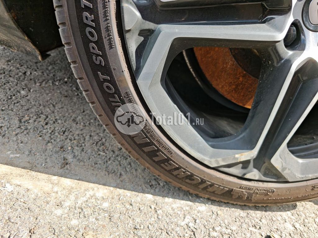 Фото Xiaomi SU7 194