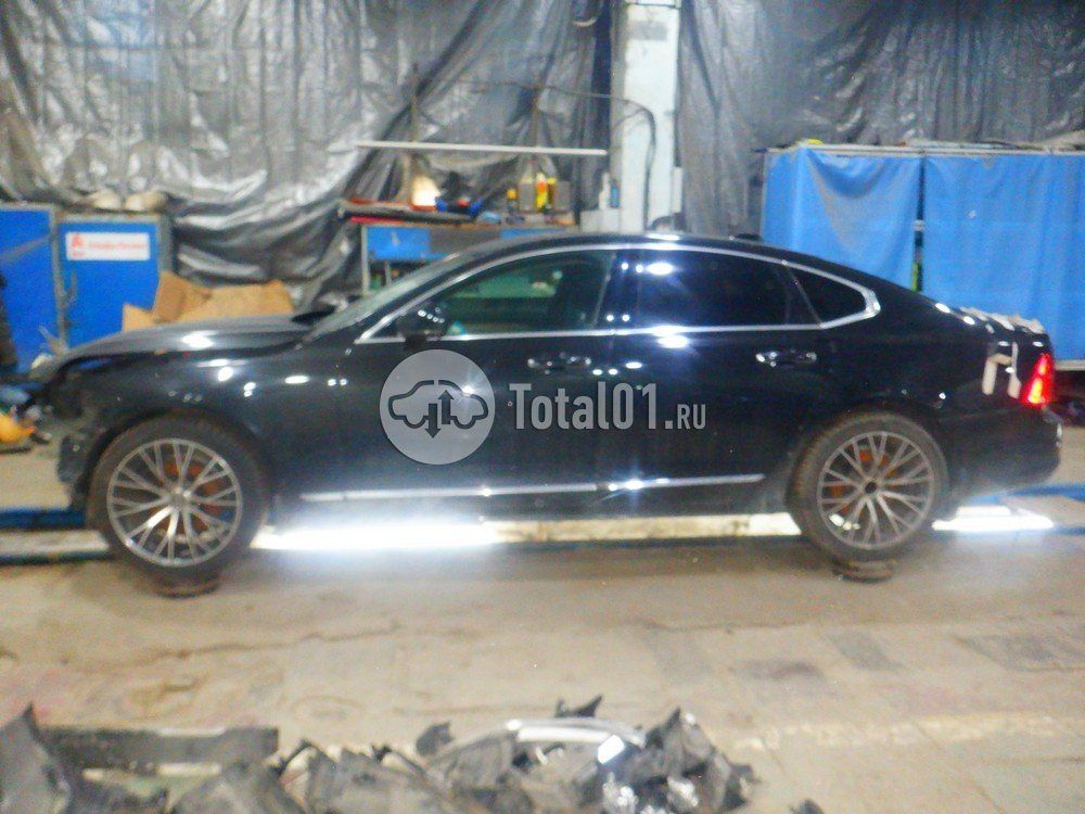 Фото Volvo S90 8