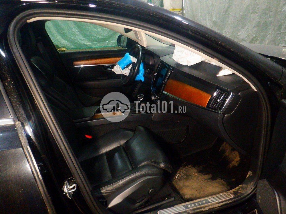 Фото Volvo S90 82