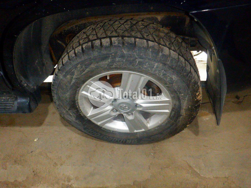 Фото Toyota Land Cruiser 26