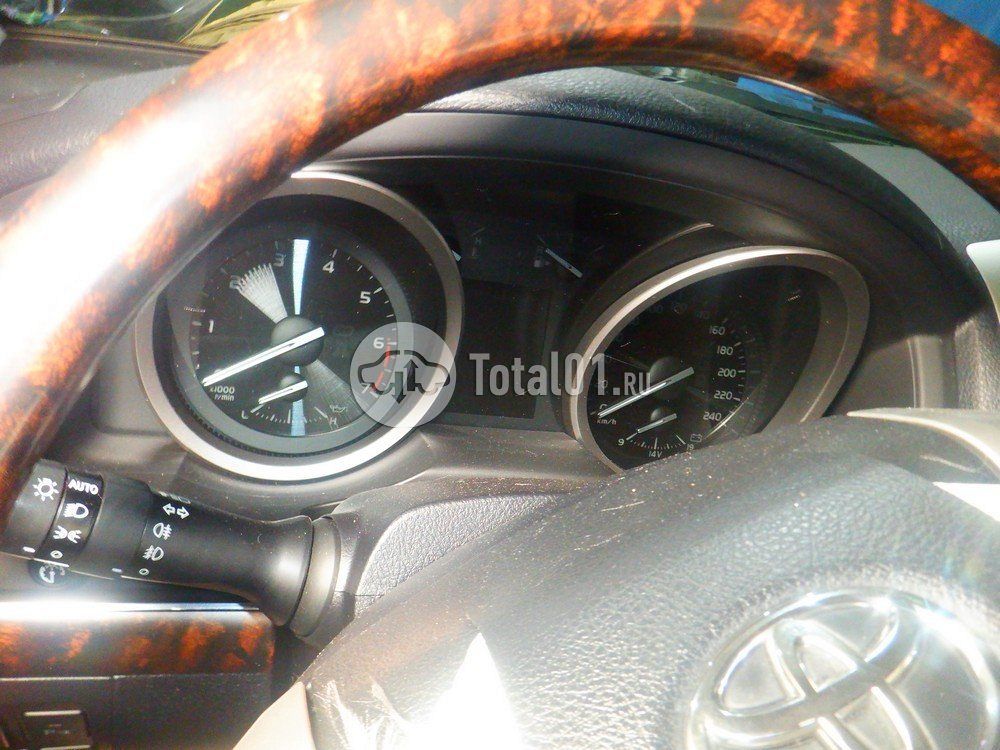 Фото Toyota Land Cruiser 50