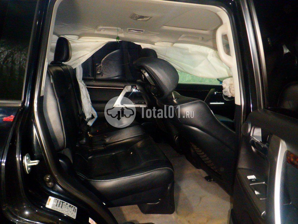 Фото Toyota Land Cruiser 106