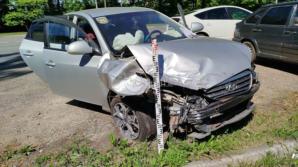 Фото Hyundai Elantra 2