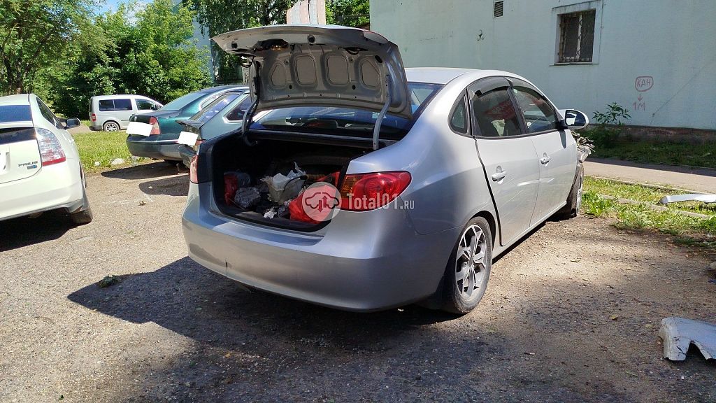 Фото Hyundai Elantra 8