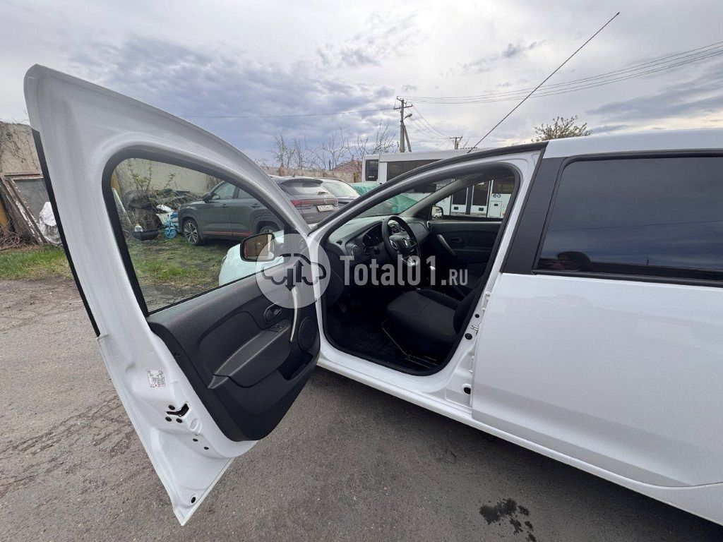 Фото Renault Logan 32