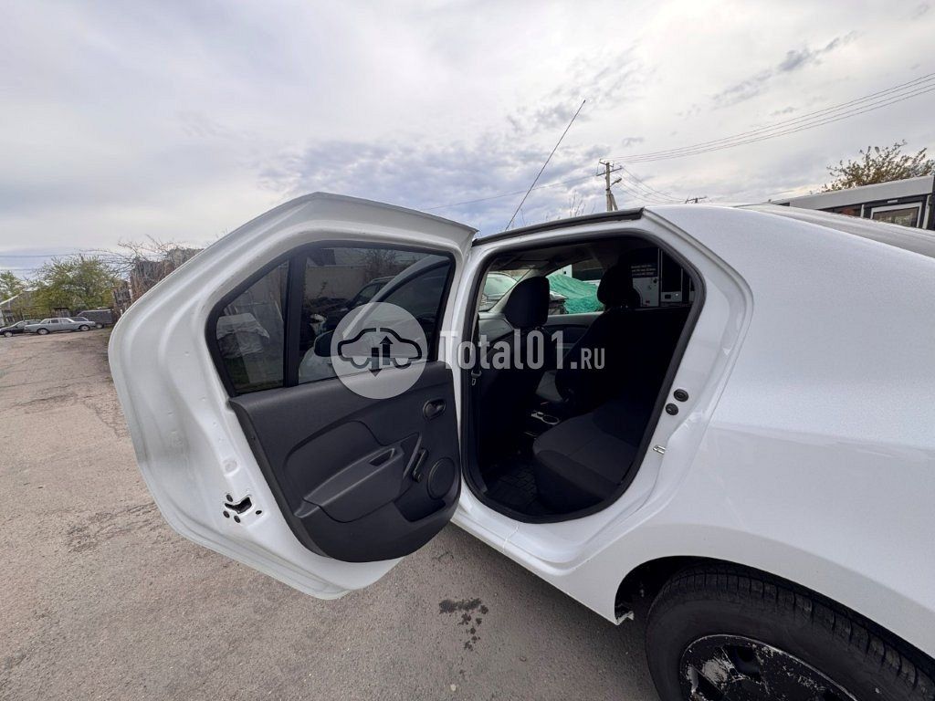 Фото Renault Logan 34