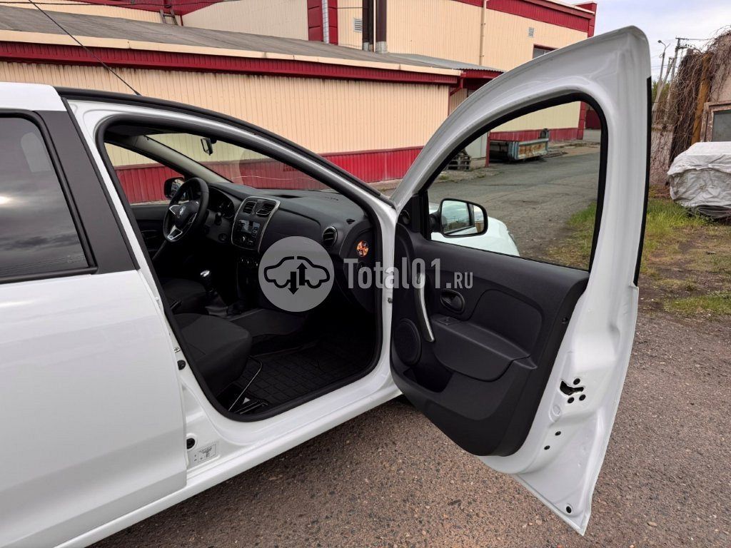 Фото Renault Logan 42
