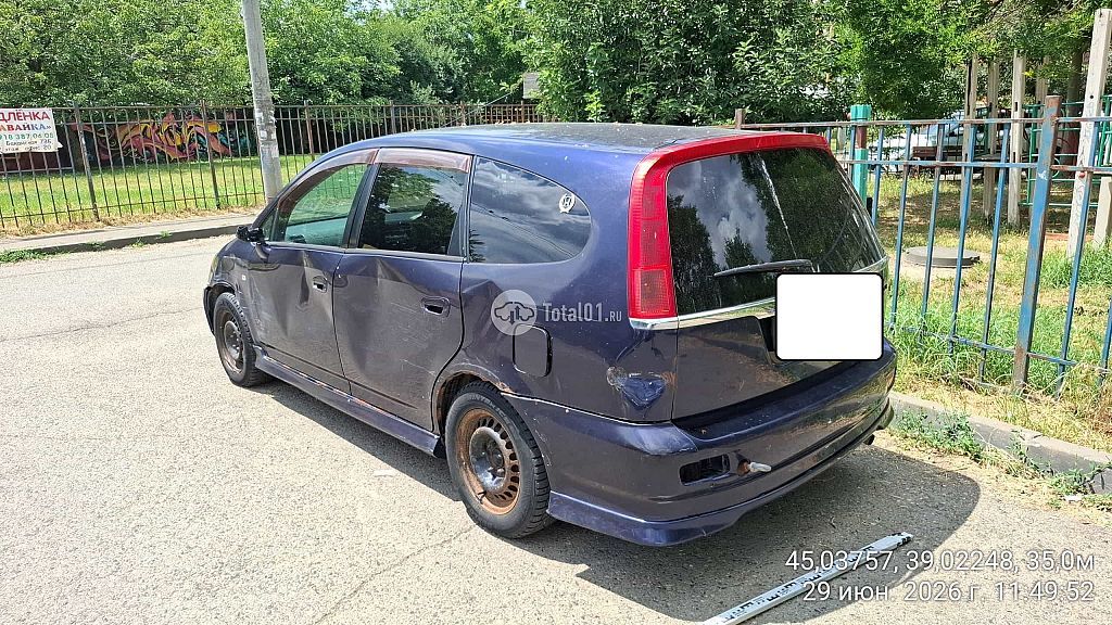 Фото Honda Stream 18