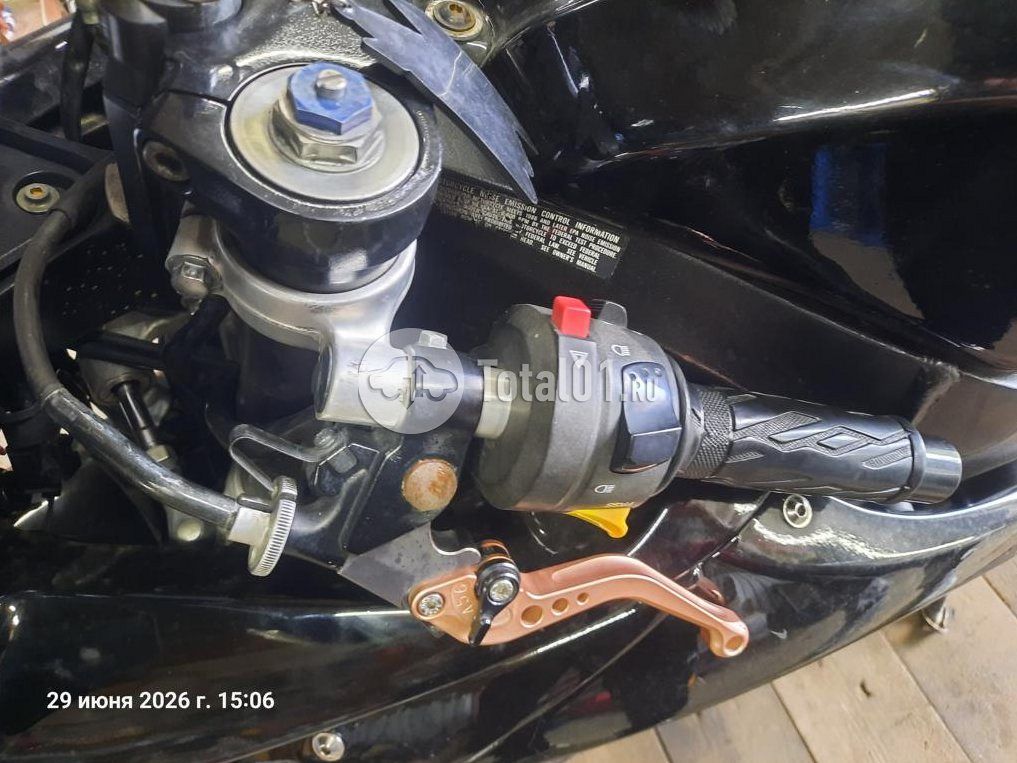 Фото Suzuki GSX-R600 16
