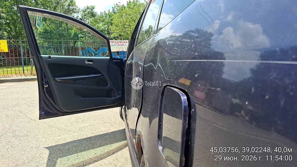 Фото Honda Stream 44