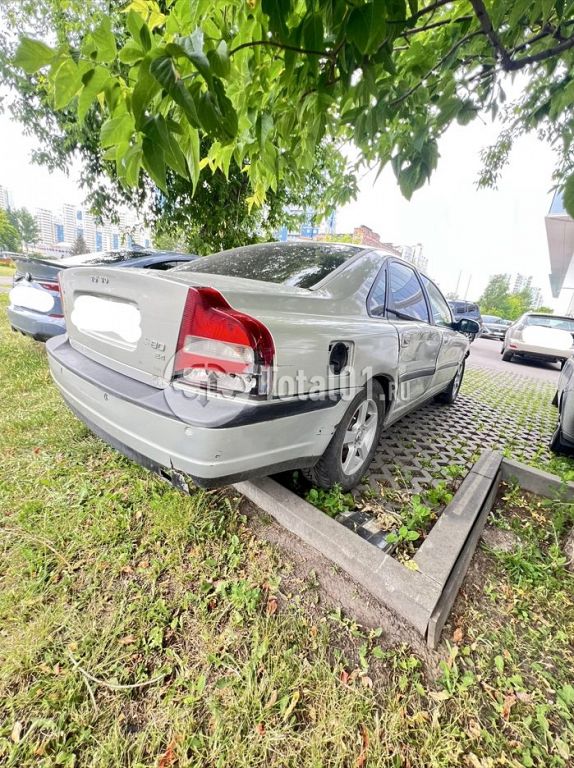 Фото Volvo S80 8