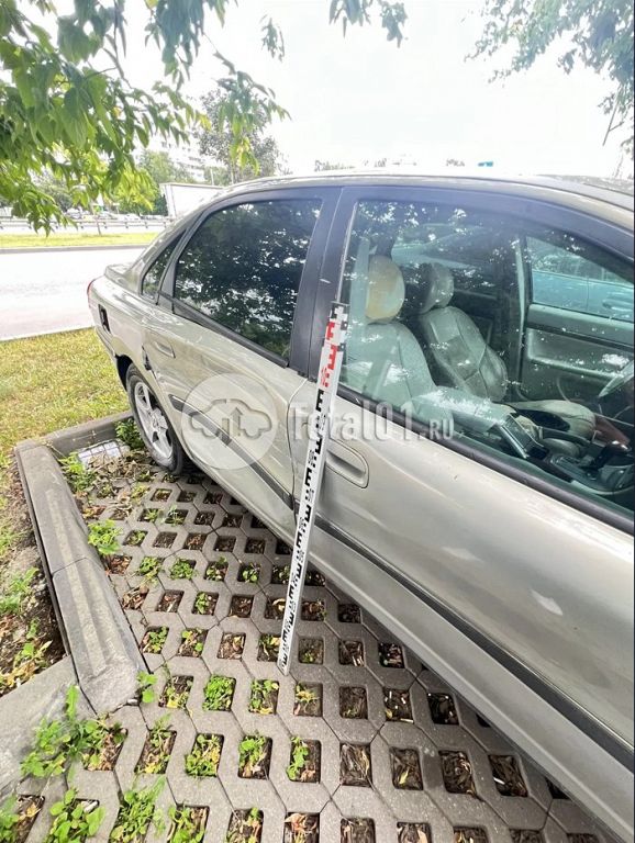 Фото Volvo S80 10