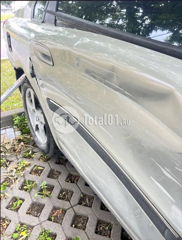 Фото Volvo S80 12