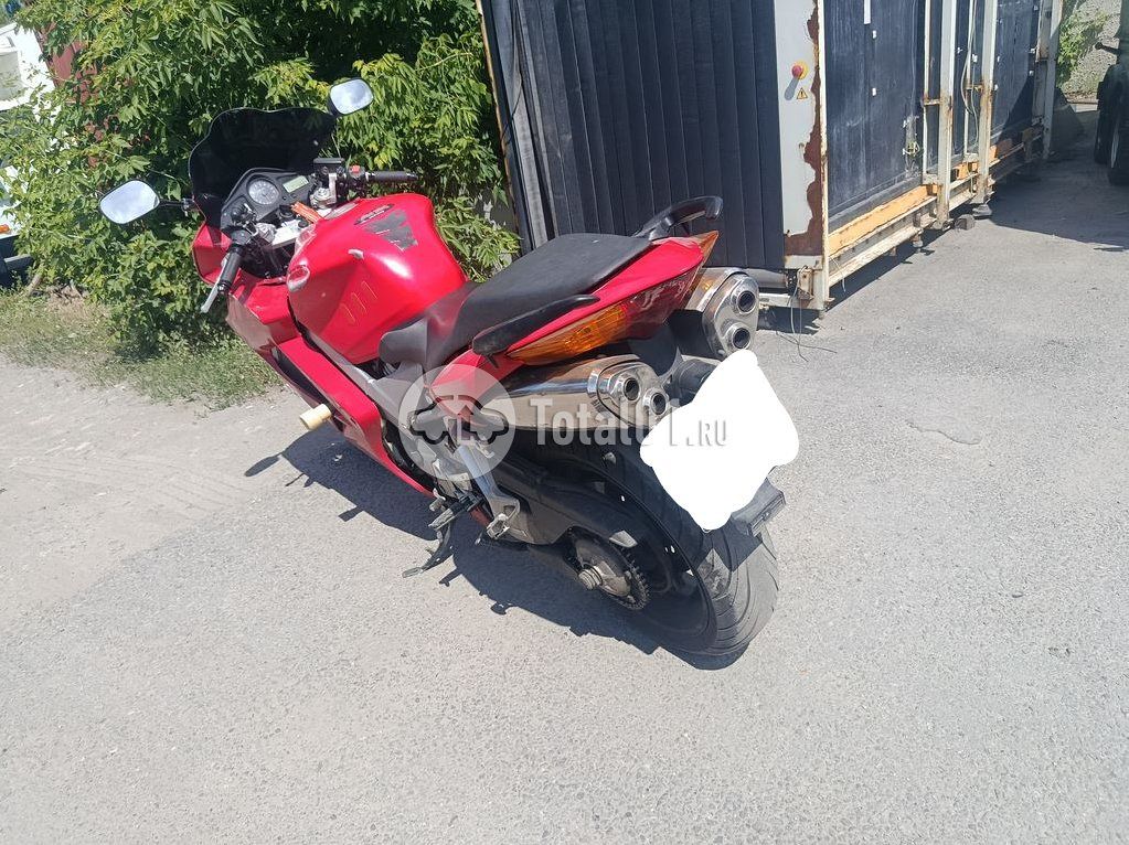 Фото Honda CBR600F 8