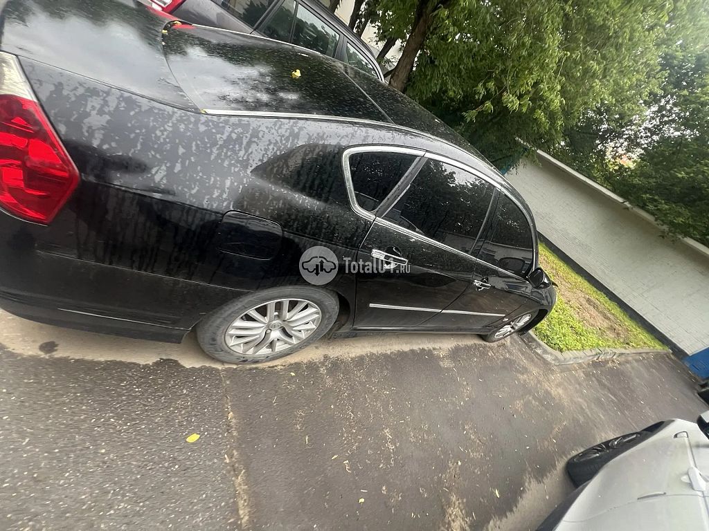 Фото Nissan Fuga 4