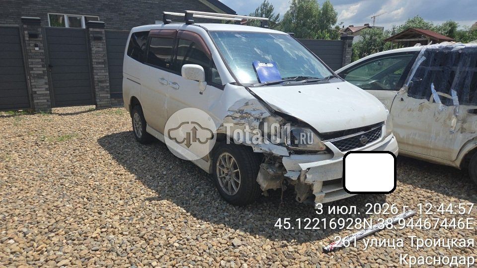 Фото Nissan Serena 4