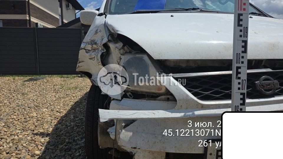 Фото Nissan Serena 18