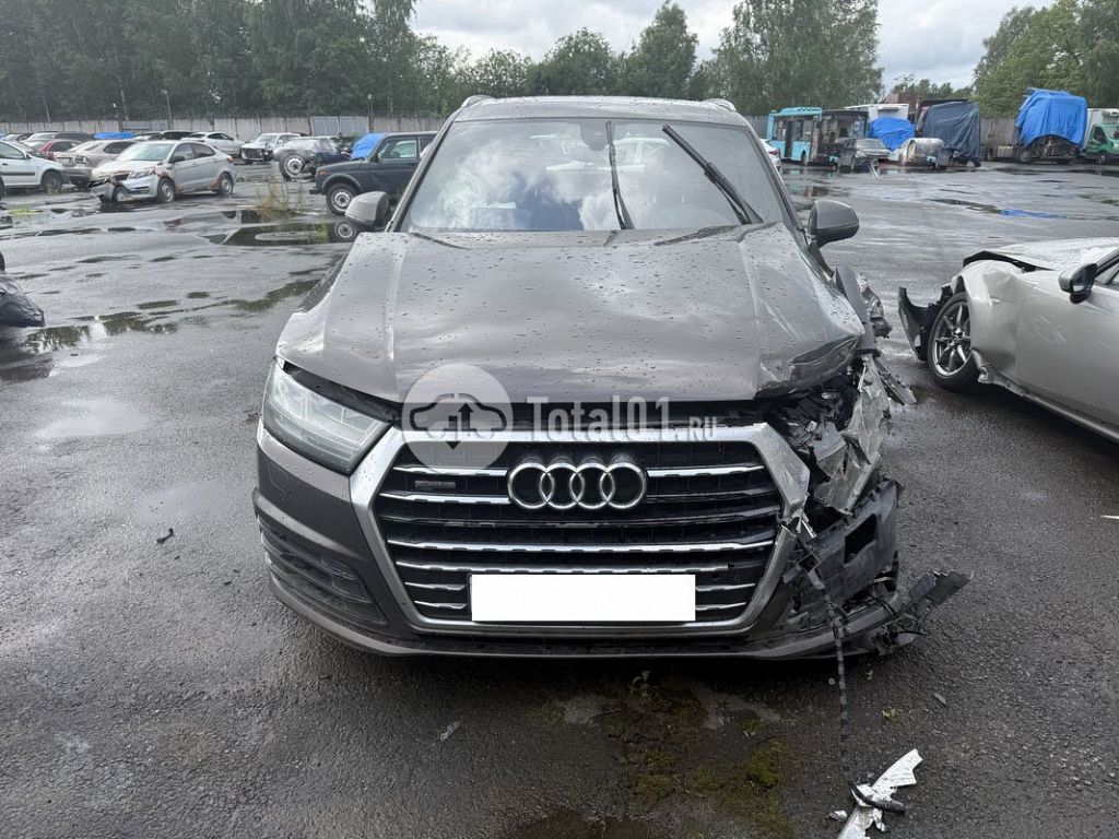 Фото Audi Q7 4
