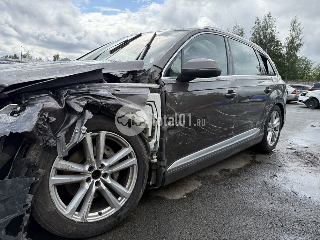 Фото Audi Q7 6