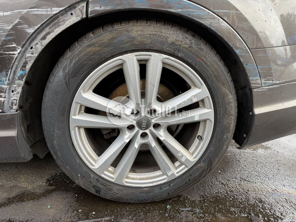 Фото Audi Q7 26