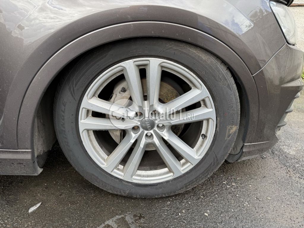 Фото Audi Q7 36