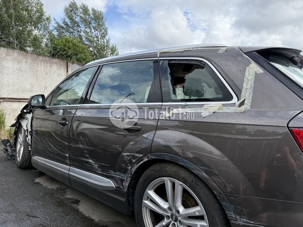 Фото Audi Q7 52