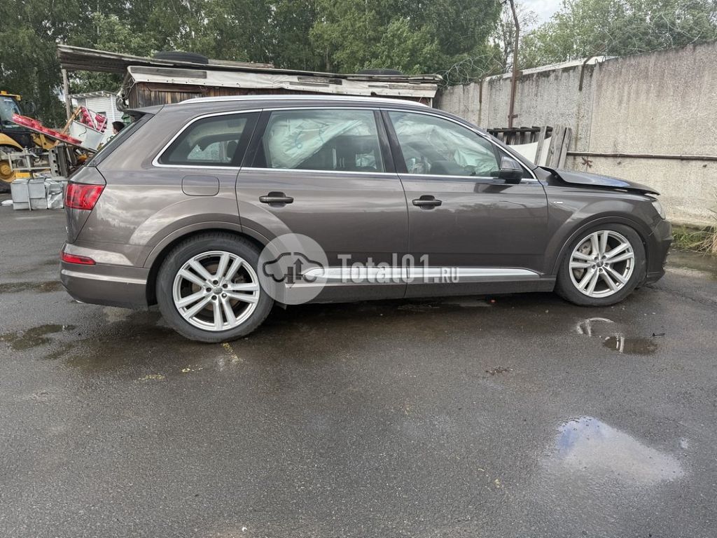 Фото Audi Q7 78