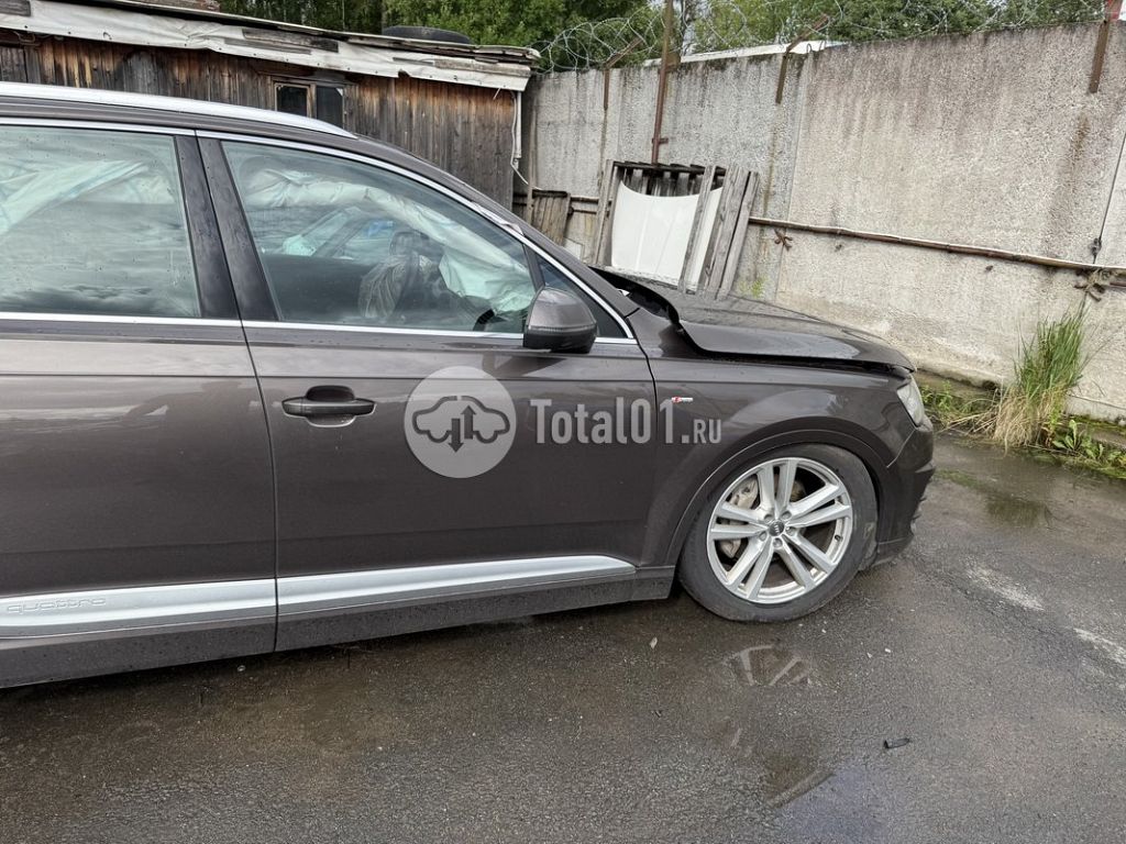 Фото Audi Q7 114
